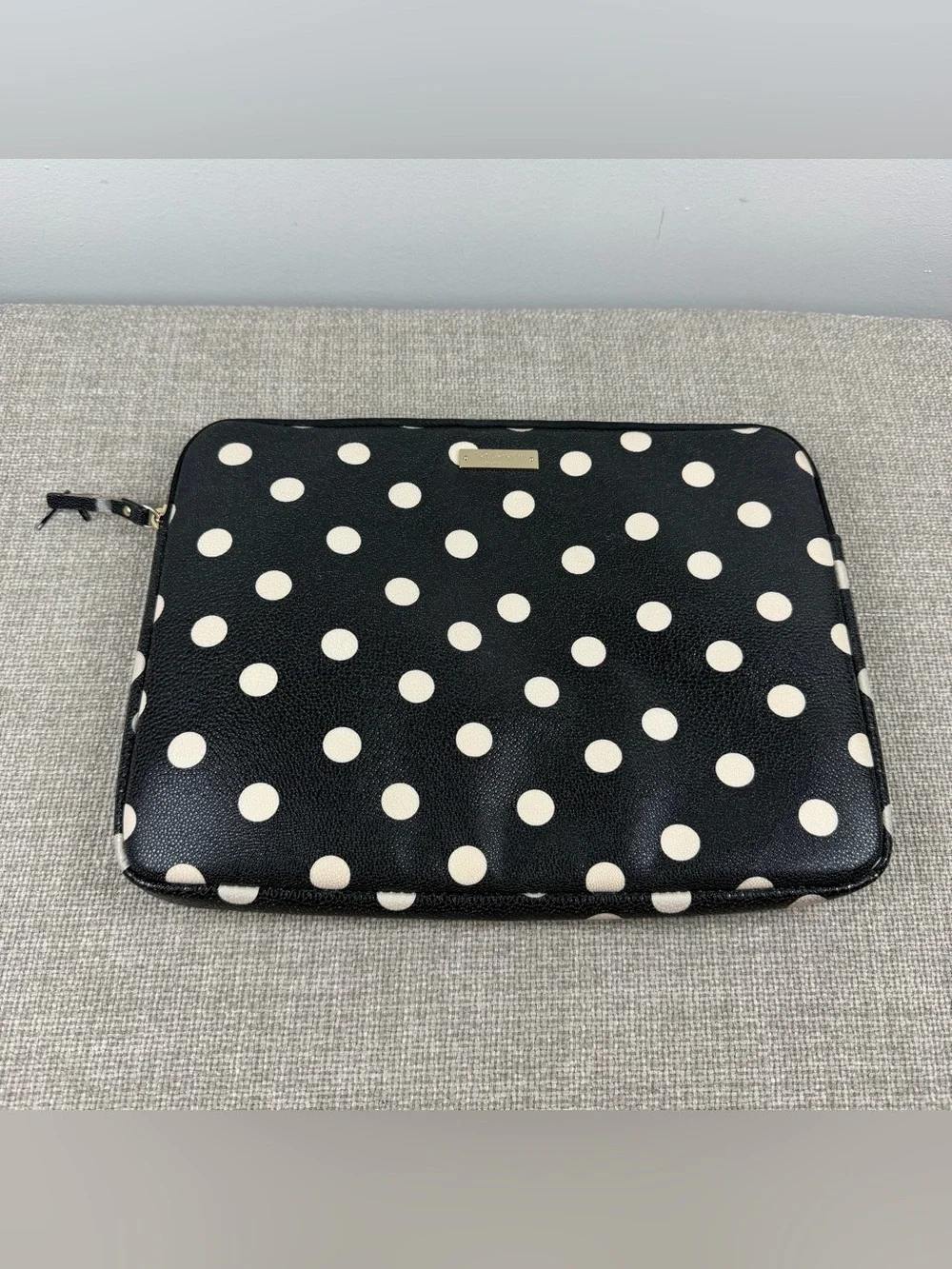 KATE SPADE Polka Dot Laptop Ipad Padded Sleeve Case Black White Portfolio Travel